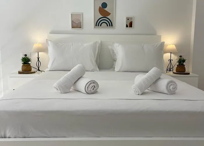 Cozy Center By Pikhost Tirana